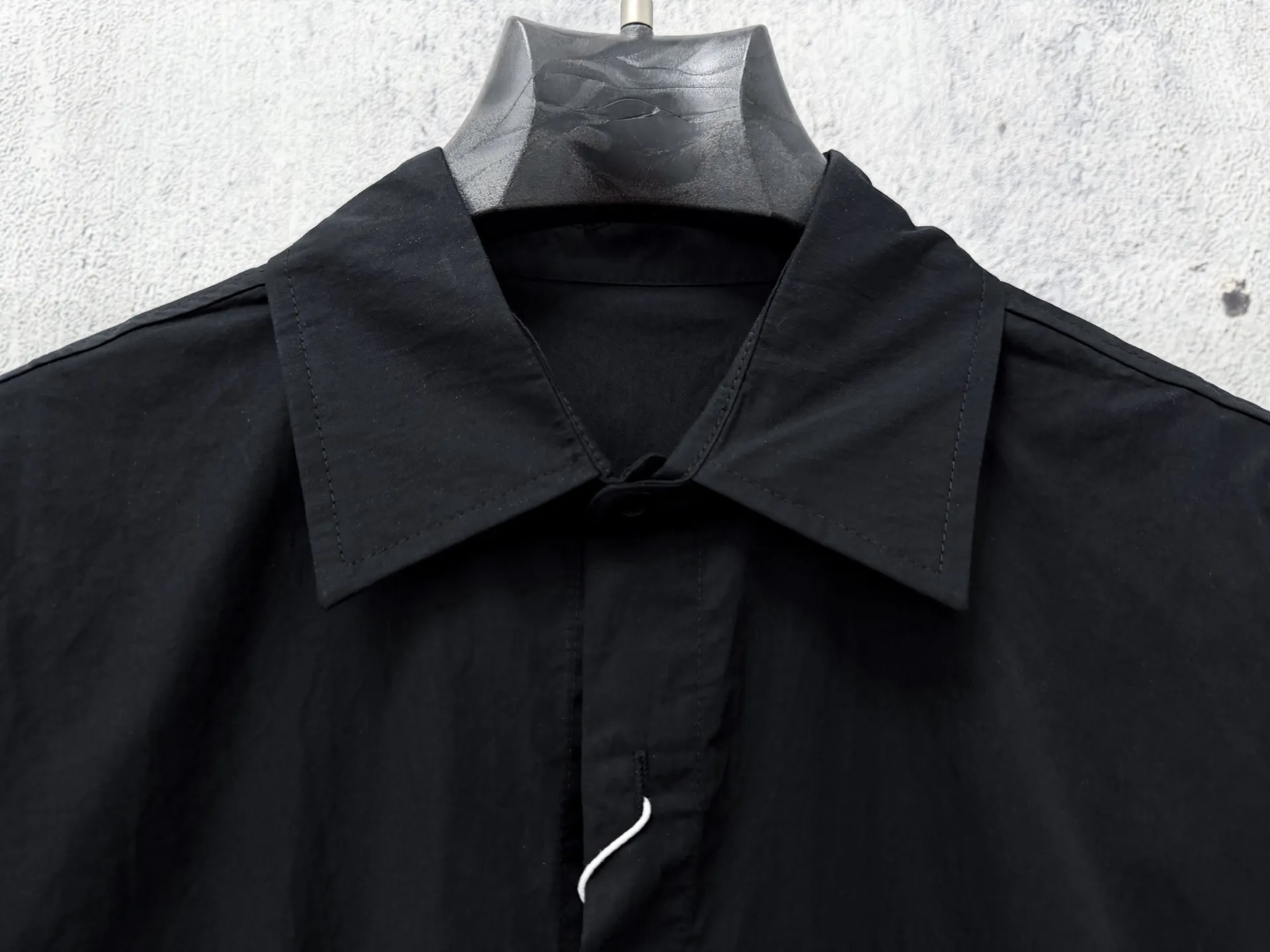 [AMI] Love SS Spring and Summer New Arrival simple long-sleeved shirt, linen cotton fabric, Classic simple design, refreshing tones, super super awesome colors, the most worth buying item this season, simple and elegant small design, fashionable must-have, super easy to control! Size：S-XL